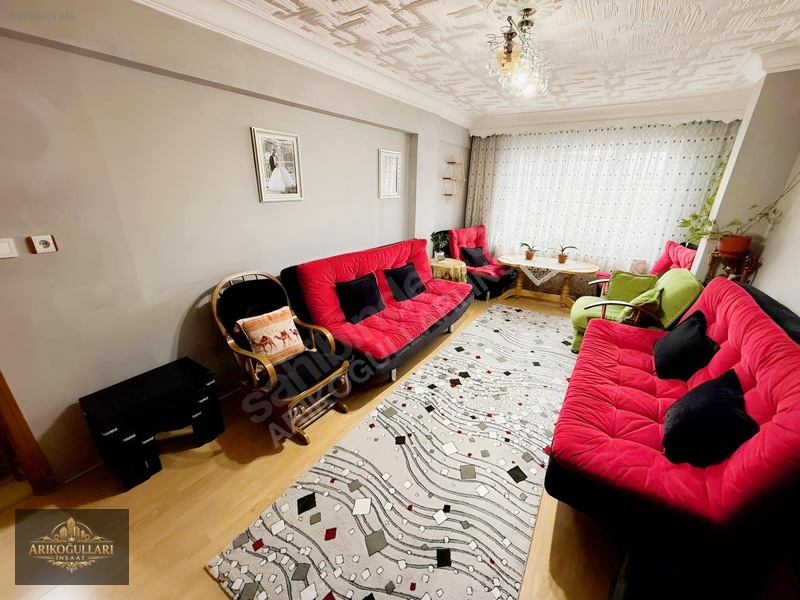 Uğur Mumcu Mahallesi'nde çift balkonlu 2+1 daire — fotoğraf 2