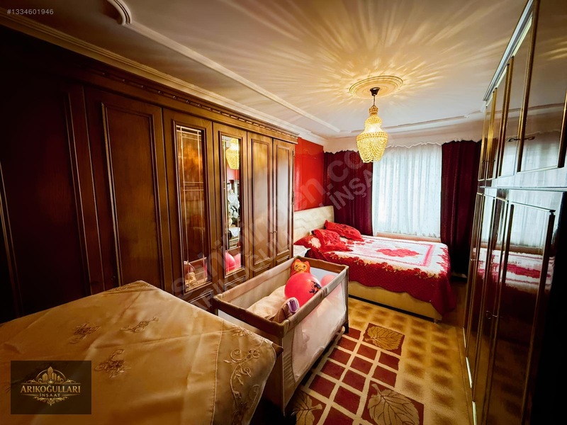 Uğur Mumcu Mahallesi'nde çift balkonlu 2+1 daire — fotoğraf 3