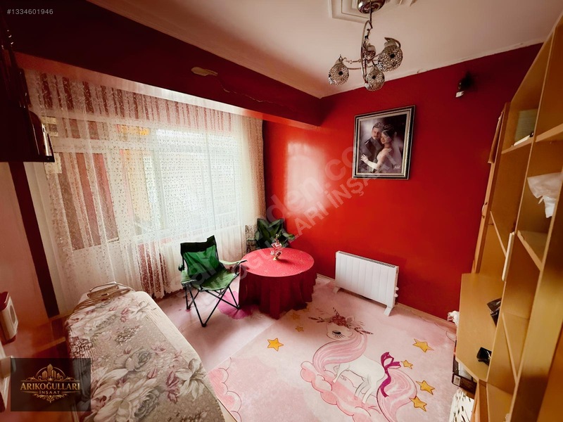 Uğur Mumcu Mahallesi'nde çift balkonlu 2+1 daire — fotoğraf 4